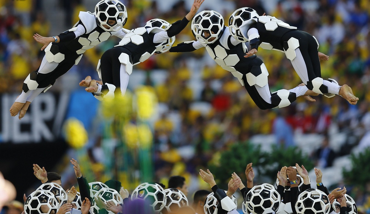 Бразилия. Сан-Паулу. 12 июня. Во время церемонии открытия чемпионата мира по футболу 2014. (REUTERS/Ivan Alvarado)