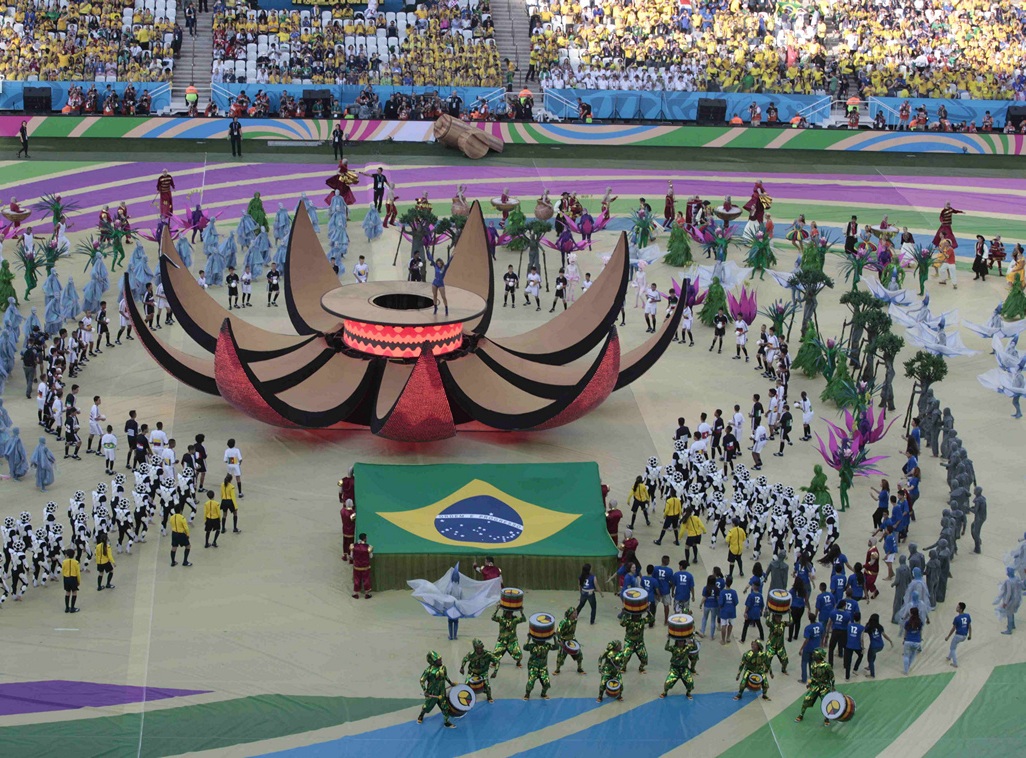 Бразилия. Сан-Паулу. 12 июня. Во время церемонии открытия чемпионата мира по футболу 2014. (REUTERS/Paulo Whitaker)