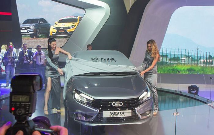 В Москве официально представлены Lada Vesta и Lada Xray (31 фото)