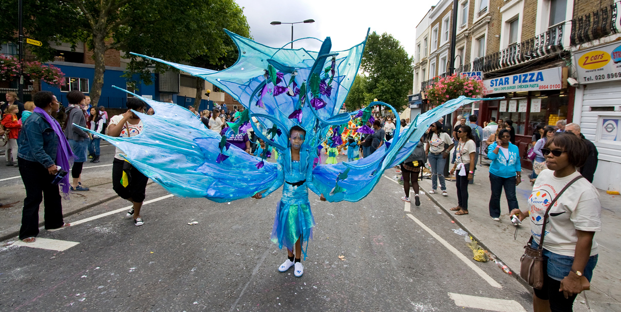 Великобритания. Лондон. Во время Ноттинг-Хиллского карнавала. (Pete Bellis)