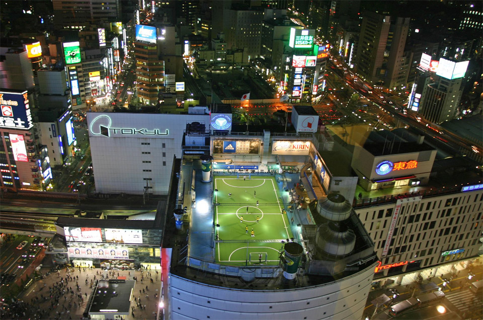 soccer-field-on-top-of-building-tokyo