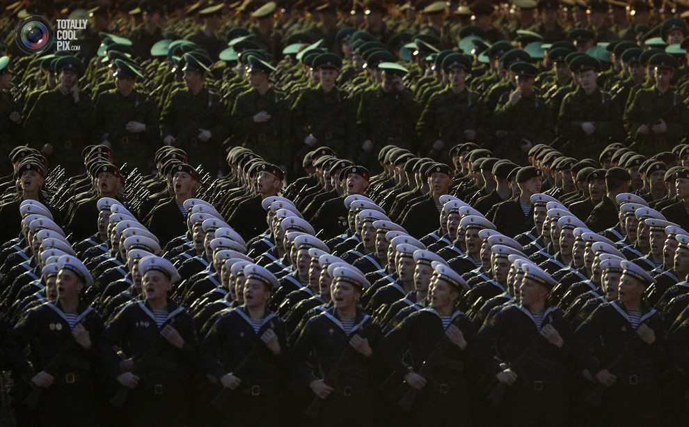 Русские военные демонстрируют свою мощь