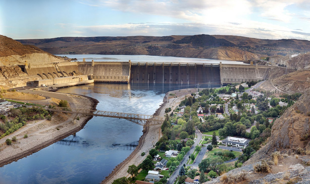 Гранд-Кули, страна - США, река - Колумбия, мощность - 6 809 МВт. (Farwestern)