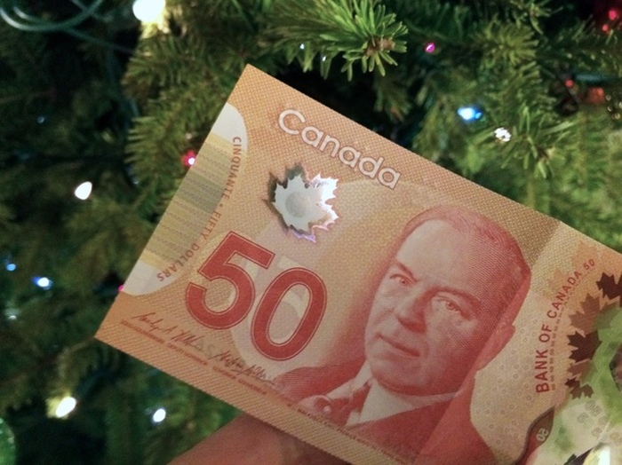 Новые доллары из Канады, с новой защитой (7 фото)