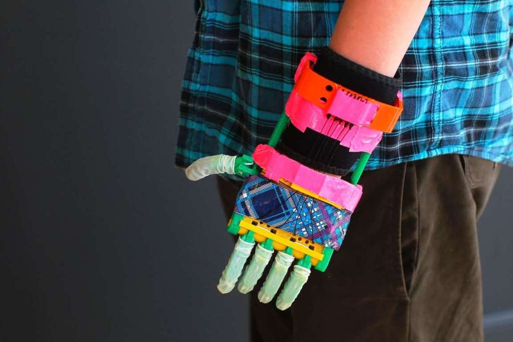 3. Протез руки, напечатанный на Makerbot 3D-принтере.
