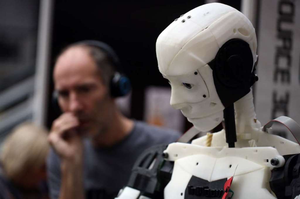 4. Реагирующий на голос робот InMoov, созданный полностью из частей, напечатанных с помощью технологии 3D. 