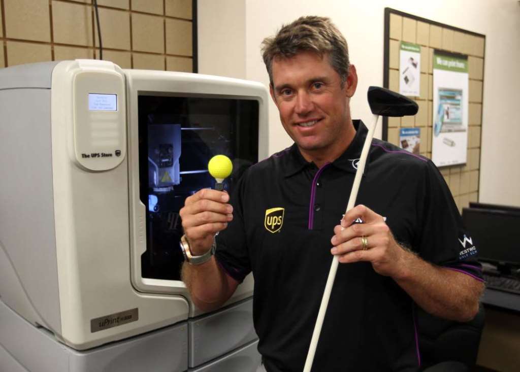 6. Фирма UPS Stores напечатала на 3D-принтере клюшки и мячи для гольфа.