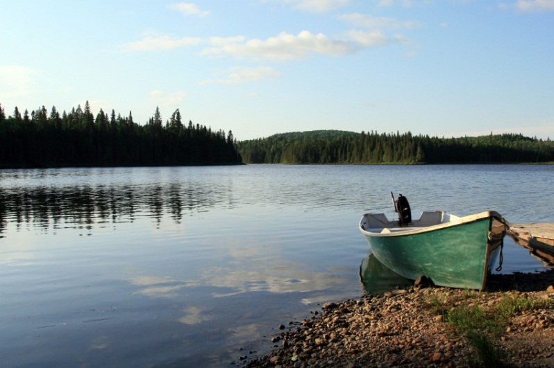 Большое Невольничье озеро – самое глубокое озеро Канады и Северной Америки. фото