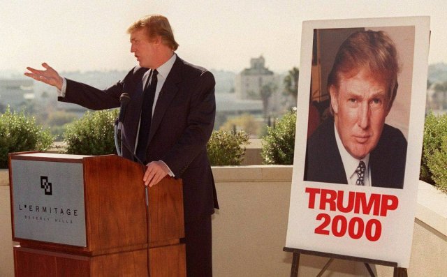 Дональд Трамп выставляет свою кандидатуру на выборы Президента США, 1999 год.