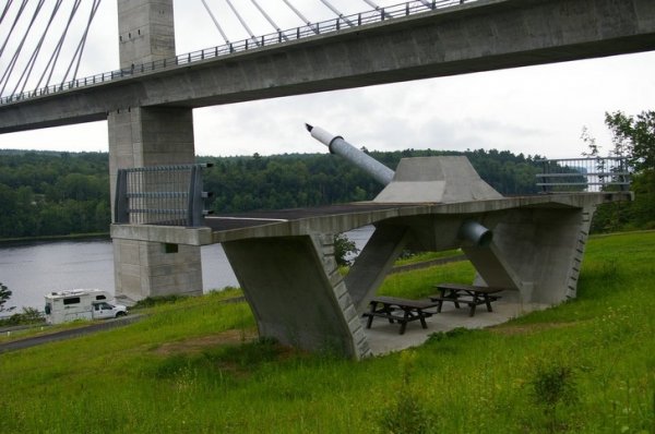 Поперечное сечение бетонного моста