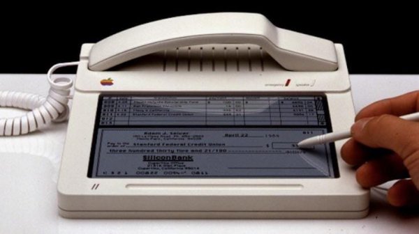 Прототип первого смартфона Apple 1983 года